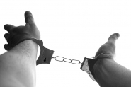 Idoso é condenado a 23 anos de prisão pelo estupro da sobrinha em SC