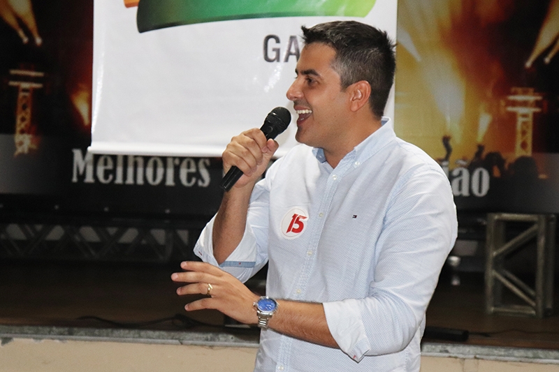Carlos Roberto Pereira reassume a presidncia do MBD