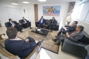Encontro entre líderes dos poderes discute solução para déficit na saúde em SC