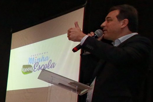 Governo de SC lança programa Minha Nova Escola