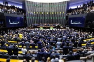 Quase metade dos deputados falta a pelo menos 1/4 das votaes da Cmara