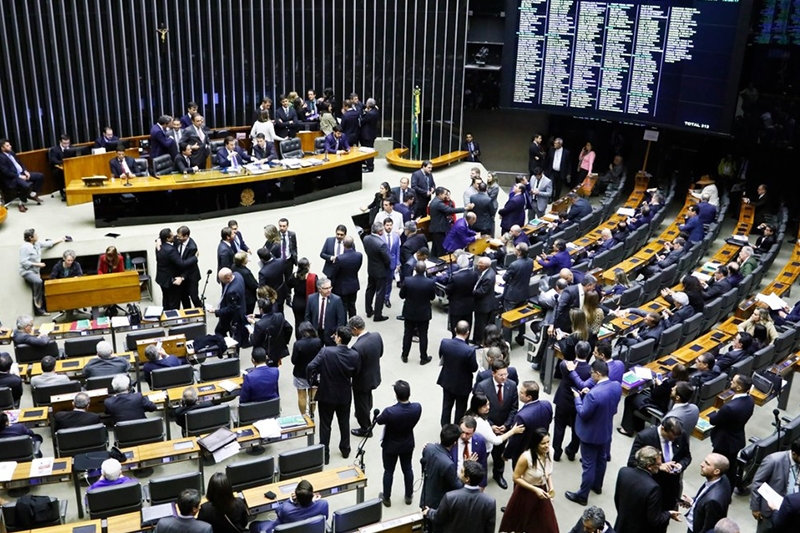 Cmara aprova texto-base e deve concluir hoje votao da reforma da Previdncia
