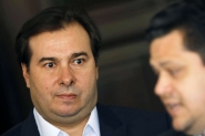 Maia diz que tentar baixar salrio mdio da Cmara