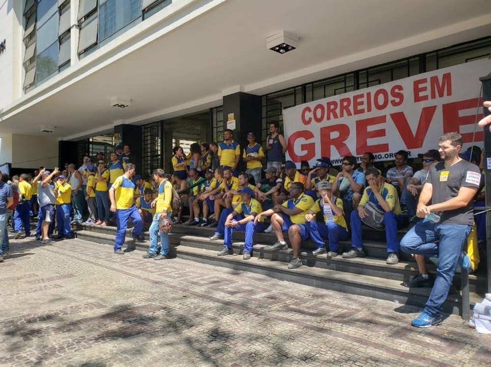 Greve faz Correios suspender servios com hora marcada no pas