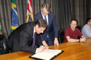 Presidente da Câmara de Vereadores assume prefeitura de Blumenau