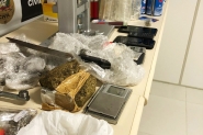 Quatro pessoas so detidas em BC e Itapema por trfico e lavagem de dinheiro