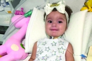 Menina Antonella recebe dose de medicamento nos Estados Unidos
