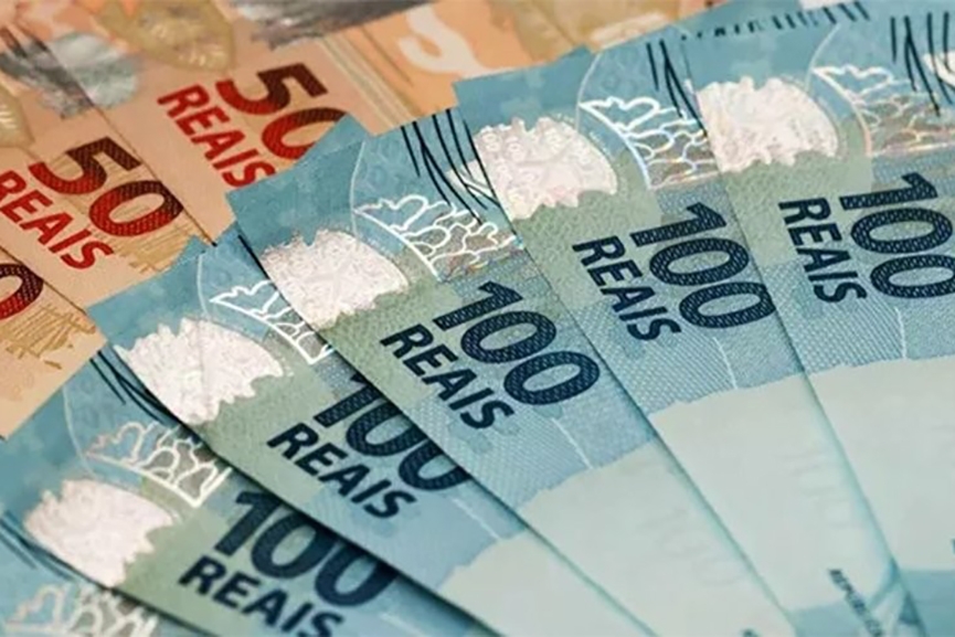 Homem  preso com dinheiro falso em Brusque