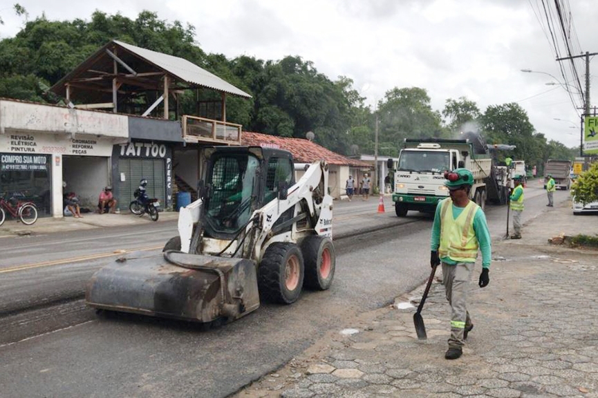 Comea a revitalizao do Centro de Ilhota e trnsito fica em meia pista
