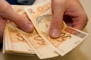 Servidores de Gaspar tero reajuste salarial de 5,3% e aumento no auxlio alimentao