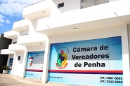 PM de Penha interrompe sesso na Cmara por desobedincia a decreto