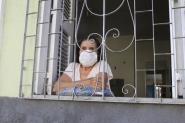 Brasileiros acreditam que o mais importante no momento  deixar as pessoas em casa