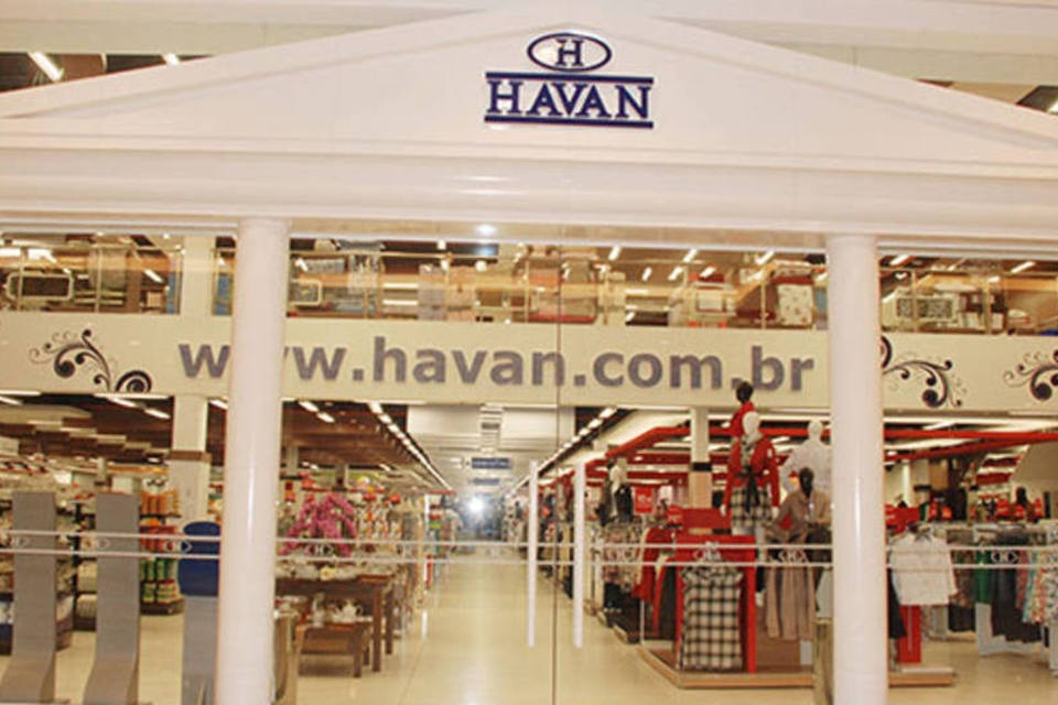 Havan suspende contrato de 11 mil funcionrios por dois meses