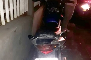 Coliso entre carro e moto deixa piloto ferido no bairro Figueira