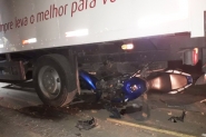 Acidente entre moto e caminho deixa jovem ferido na BR-470, em Gaspar