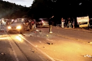 Acidente entre carros e utilitrio mdico deixa feridos na BR-470, entre Gaspar e Blumenau
