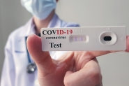 Profissionais da rea da sade fazem testes rpidos de coronavrus em Ilhota