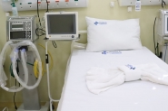 Homem de 61 anos  o primeiro paciente internado na UTI do Hospital de Gaspar