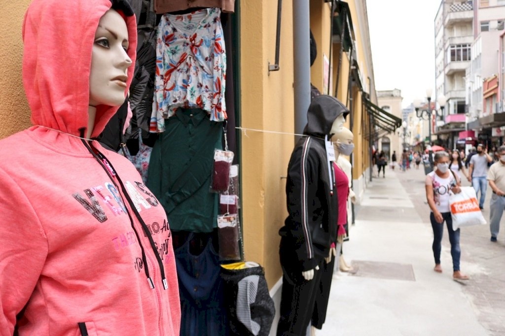 Dobra o nmero de comerciantes que vendem online em SC