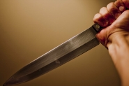 Homem  preso em flagrante aps ferir mulher com faca no bairro Margem Esquerda