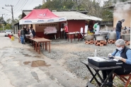 Agapa lucra R$10 mil em feijoada no sistema drive thru