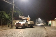 Nove ruas de Gaspar recebem luminrias pblicas de LED