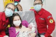 Bombeiros so chamados para auxiliar parto de moradora de Ilhota