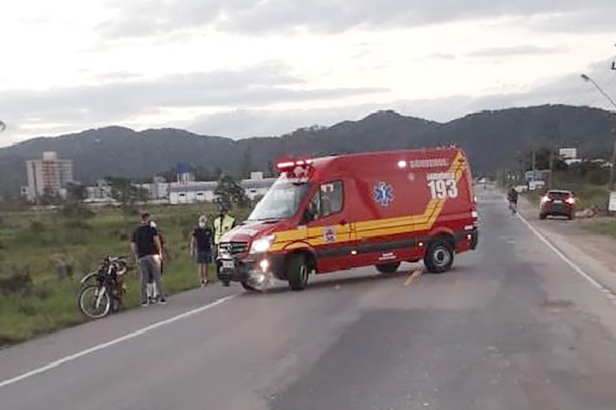 Motociclista fica ferido aps acidente na Av. Francisco Mastella, em Gaspar