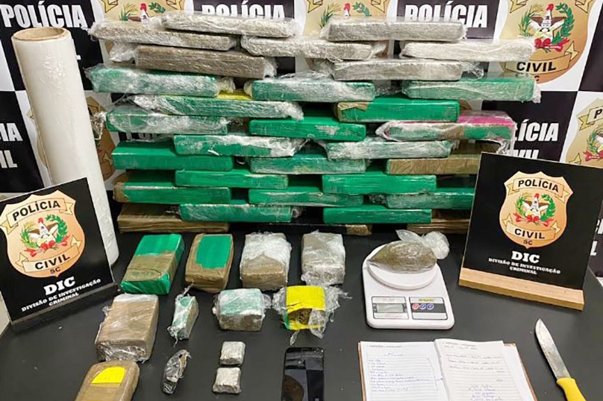 Polcia Civil prende jovem com 26 quilos de maconha em Blumenau