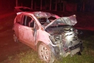 Motorista perde controle de veculo e colide contra ponto de nibus em Gaspar