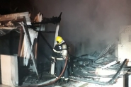 Incndio destri casa no bairro Figueira, em Gaspar