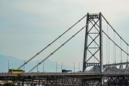 Trfego de carros  autorizado na Ponte Herclio Luz, em Florianpolis