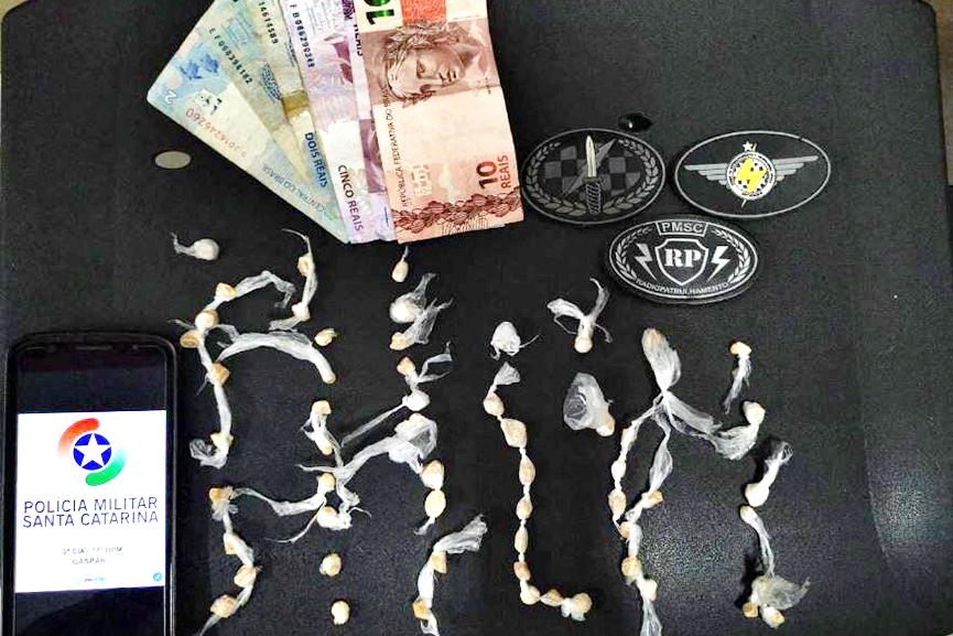 Menores chamados para vender drogas no Residencial Milano so detidos pela PM