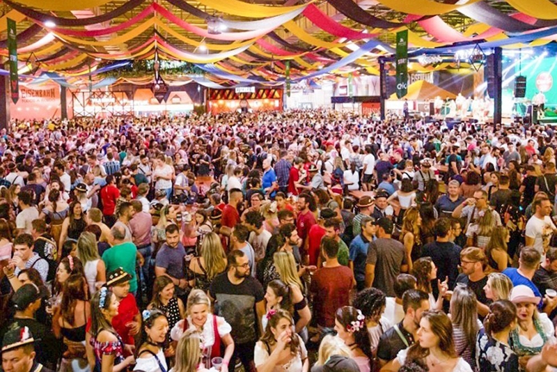 Sem Oktoberfest, economia local perde at 70% do faturamento no ms de outubro