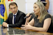 Moiss ser afastado por 180 dias e Daniela Reinehr assume governo de SC