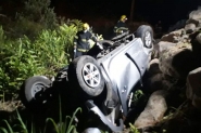 Coliso termina com morte de casal aps carro cair em ribanceira na BR-470, em Gaspar