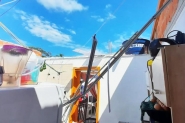 Famlia fica desabrigada aps casa ser destelhada no bairro Coloninha, em Gaspar