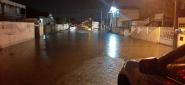 Chuva causa alagamentos, queda de rvores e deslizamento em Gaspar