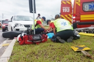 Acidente entre carro e moto deixa dois feridos no bairro Poo Grande, em Gaspar