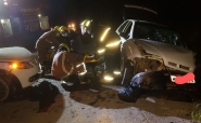 Duas pessoas so levadas ao hospital aps acidente na BR-470, em Ilhota