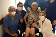 Mulher de 100 anos recebe alta aps ficar internada com coronavrus em SC