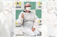 Tcnica em enfermagem  a primeira a ser vacinada contra o Covid-19 em Gaspar
