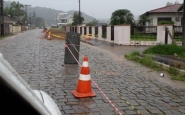 Vndalos roubam itens usados nas sinalizaes das ruas de Gaspar