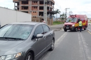 Idosa  levada ao hospital aps ser atropelada no bairro Sete, em Gaspar