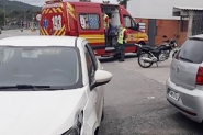 Coliso entre carro e moto no bairro Bela Vista resulta em danos materiais