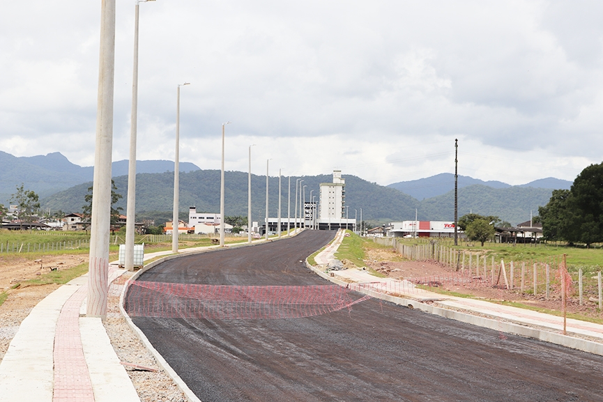 Avenida Frei Godofredo em meia pista neste fim de semana