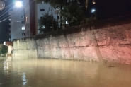 Homem morre atingido por muro durante temporal em Blumenau
