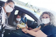 Idosa de Gaspar comemora aniversrio de 69 anos recebendo vacina contra o Covid-19