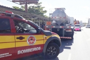 Acidente entre caminho de combustvel e carro deixa um ferido em Gaspar