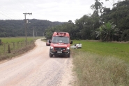 Veículo capota no bairro Gaspar Grande, em Gaspar